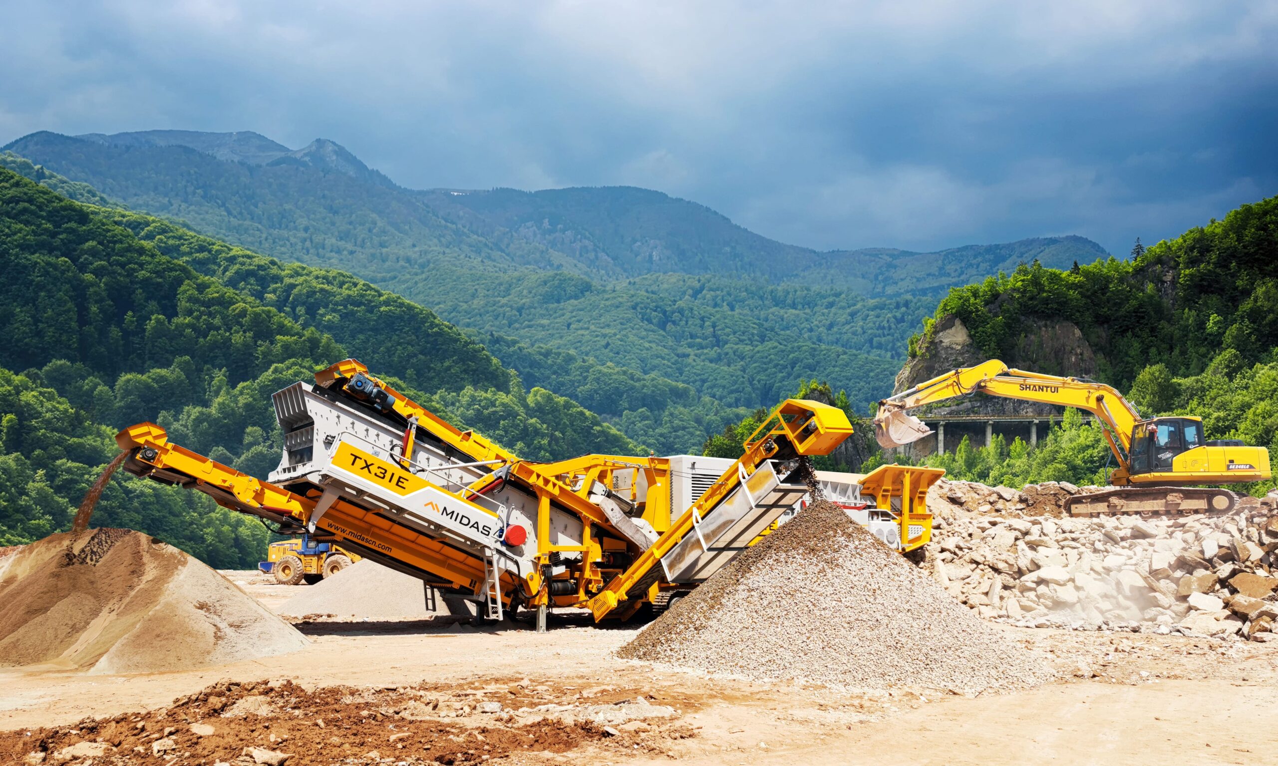 Mobile crushing equipment